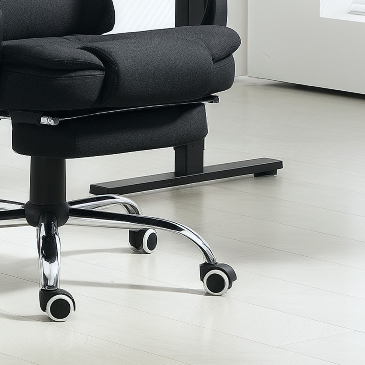 Vinsetto 6-Point Heated Massage Ergonomic Office Chair, Black