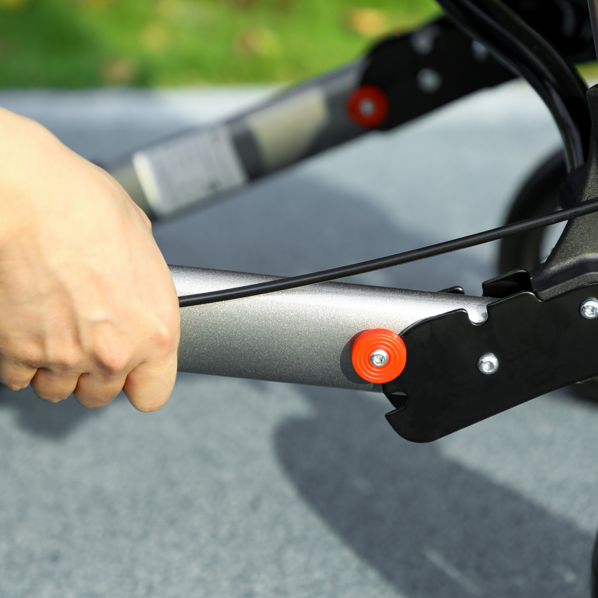 HOMCOM 4 Wheel Adjustable Rollator Walker with Seat, Brakes & Bag, Silver
