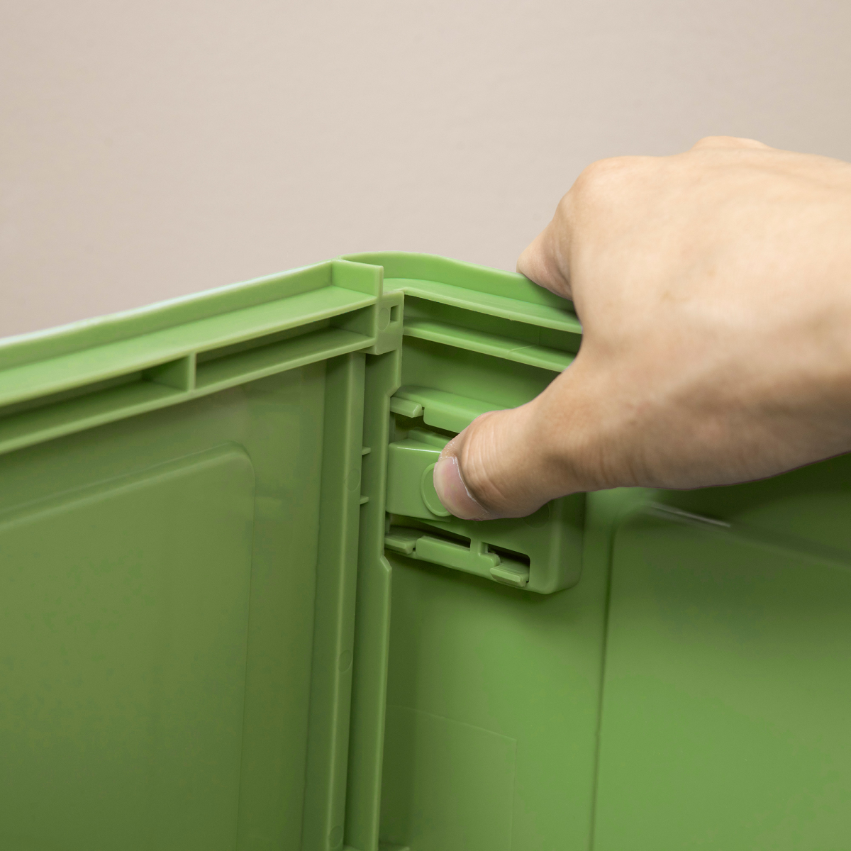 PawHut Enclosed Top-Entry Cat Litter Box with Scoop, Lime Green