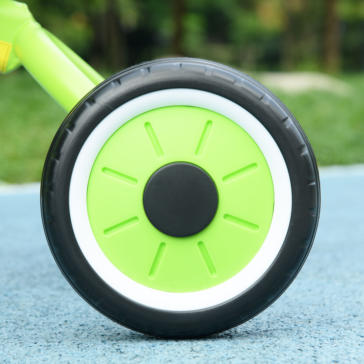 AIYAPLAY Adjustable Seat Kids Tricycle with Basket, Green, 2-5 Years