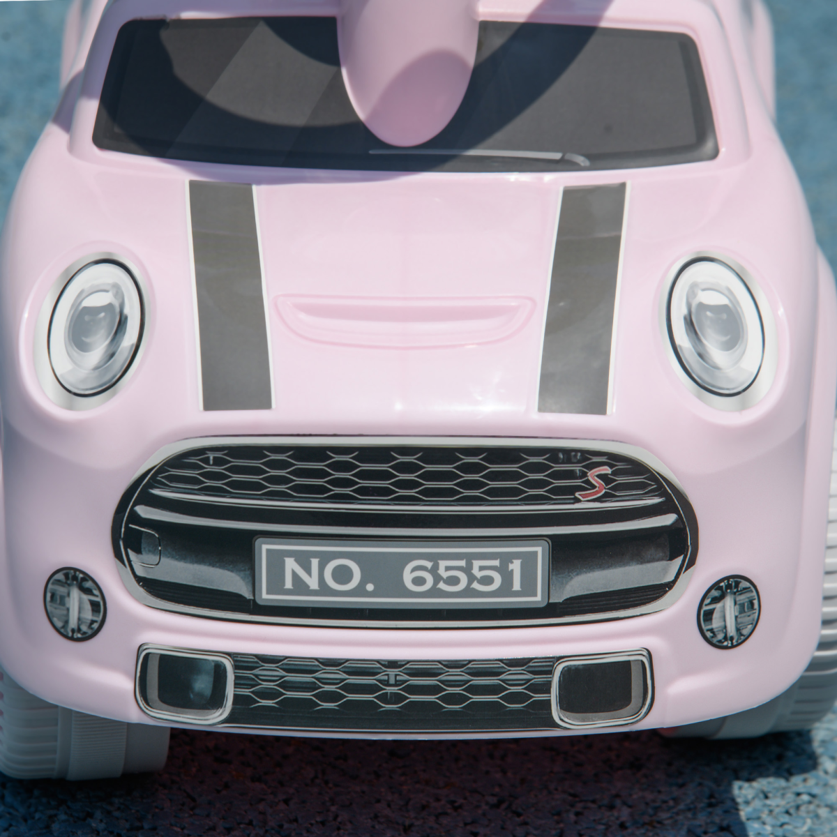 AIYAPLAY Pink Foot-to-Floor Ride On Car with Air Horn