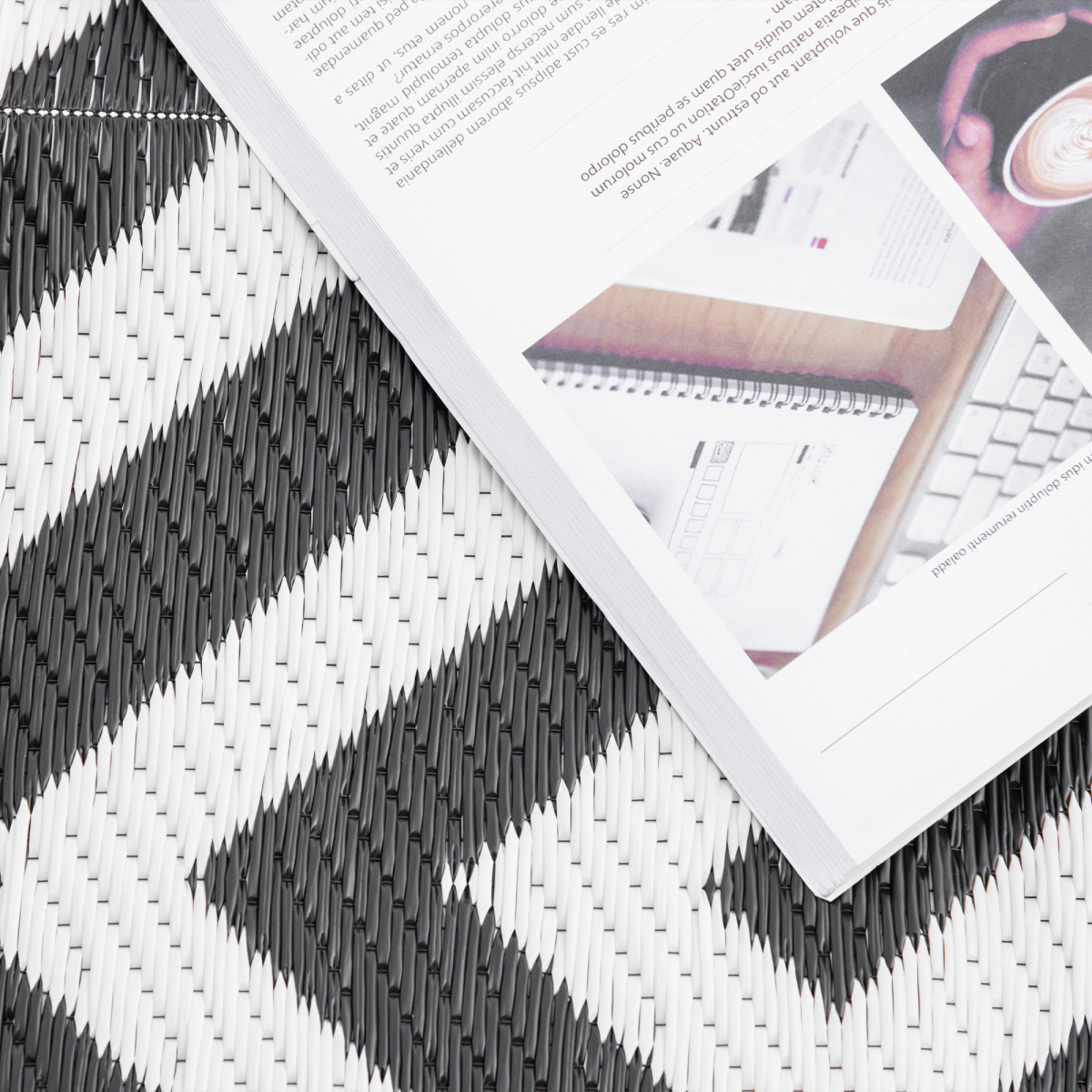 Portable Reversible Outdoor Rug 121x182cm Polypropylene