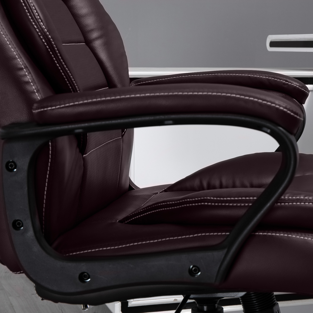 High Back PU Leather 6-Point Vibration Massage Executive Office Chair, Brown
