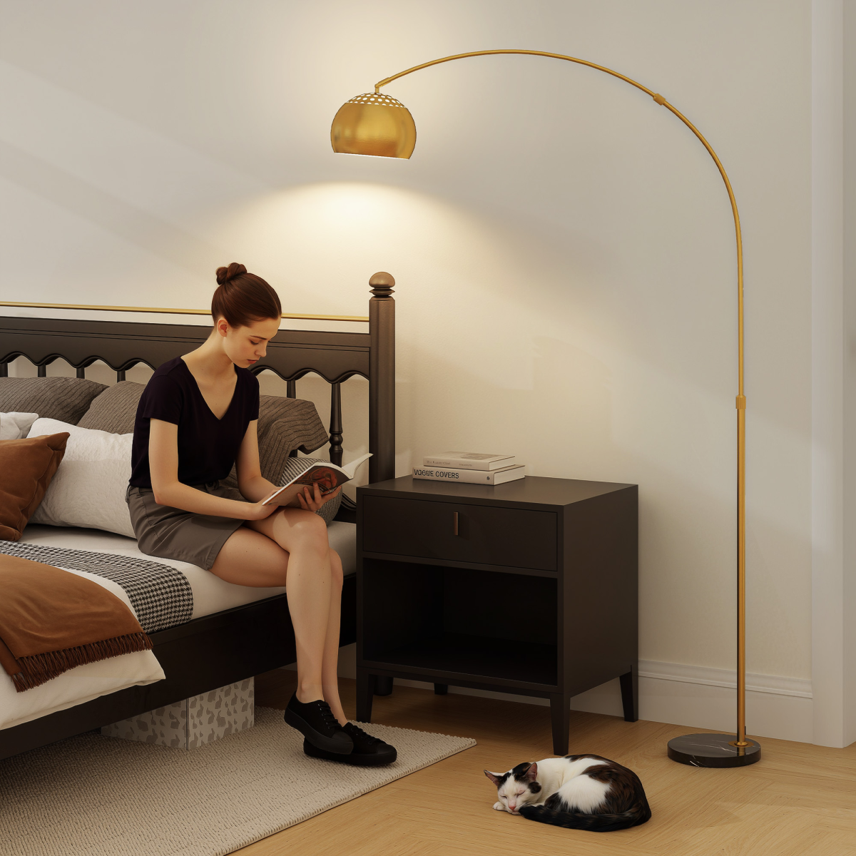 HOMCOM Arched Floor Lamp with Footswitch, Black and Gold