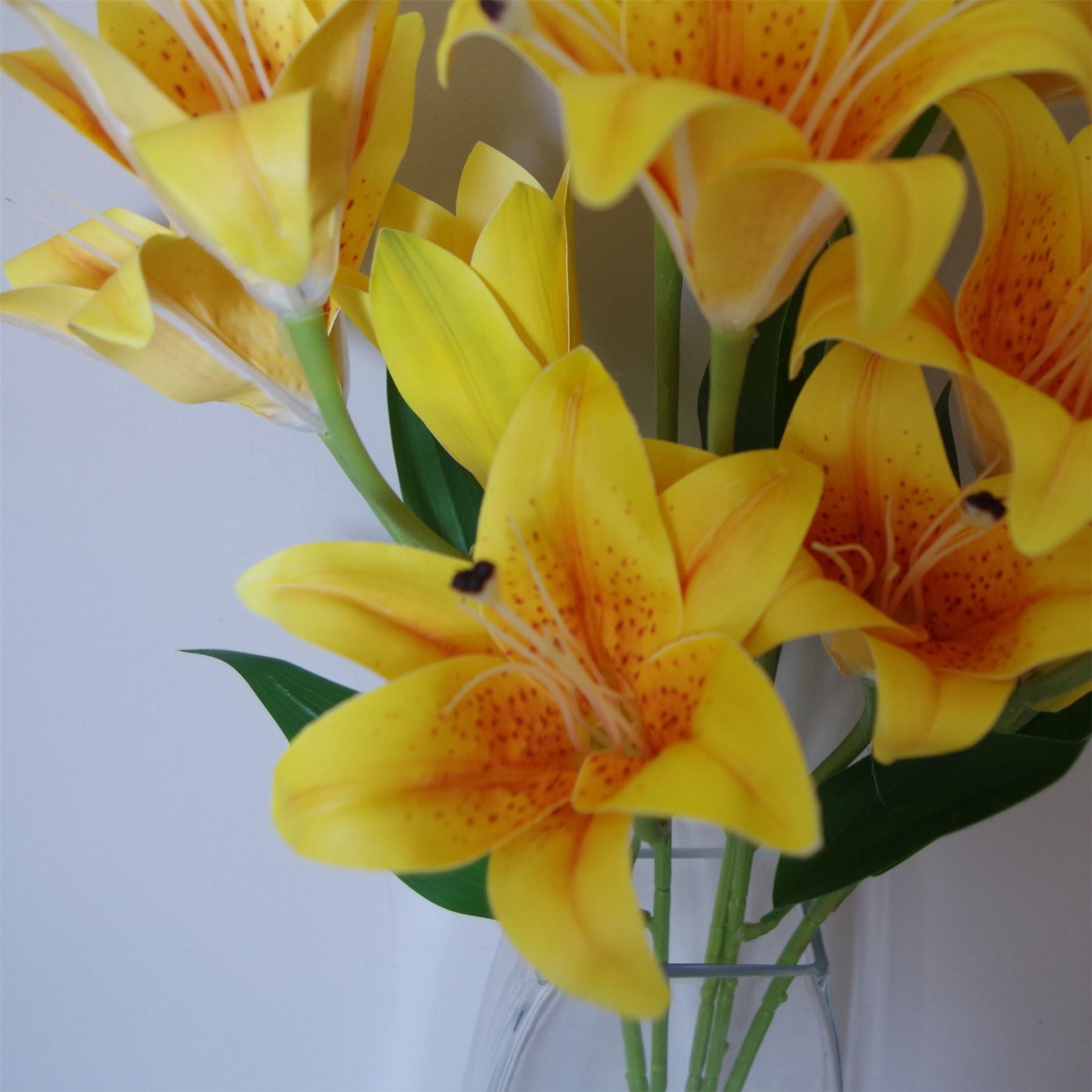 Leaf Pack of 12 Artificial Yellow Lily Stems, 60cm, 144 Flowers