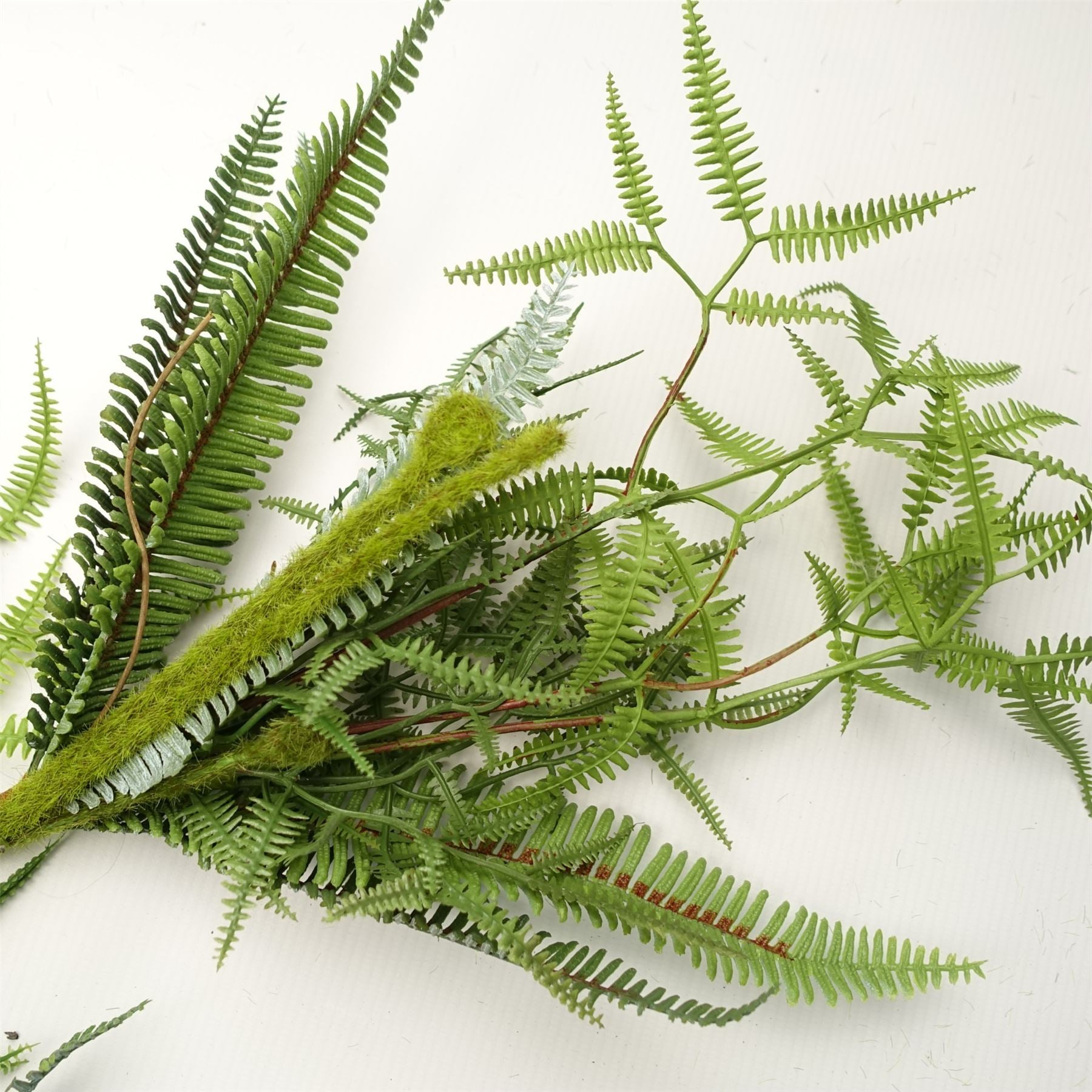Leaf 180cm Artificial Hanging Trailing Fern Garland Plant, Shapeable Wired Stems, Handmade