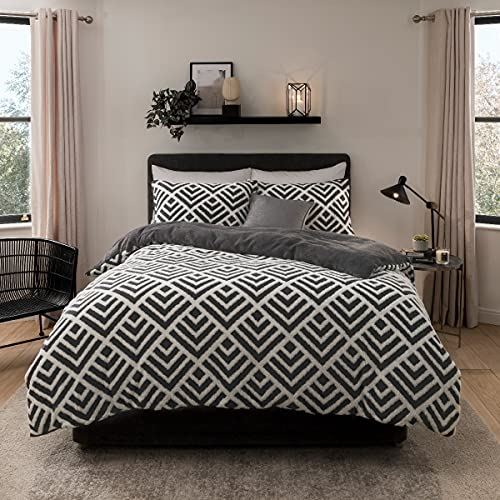 Sleepdown Geometric Jacquard Fleece Double Duvet Cover Set with 2 Pillowcases - Charcoal