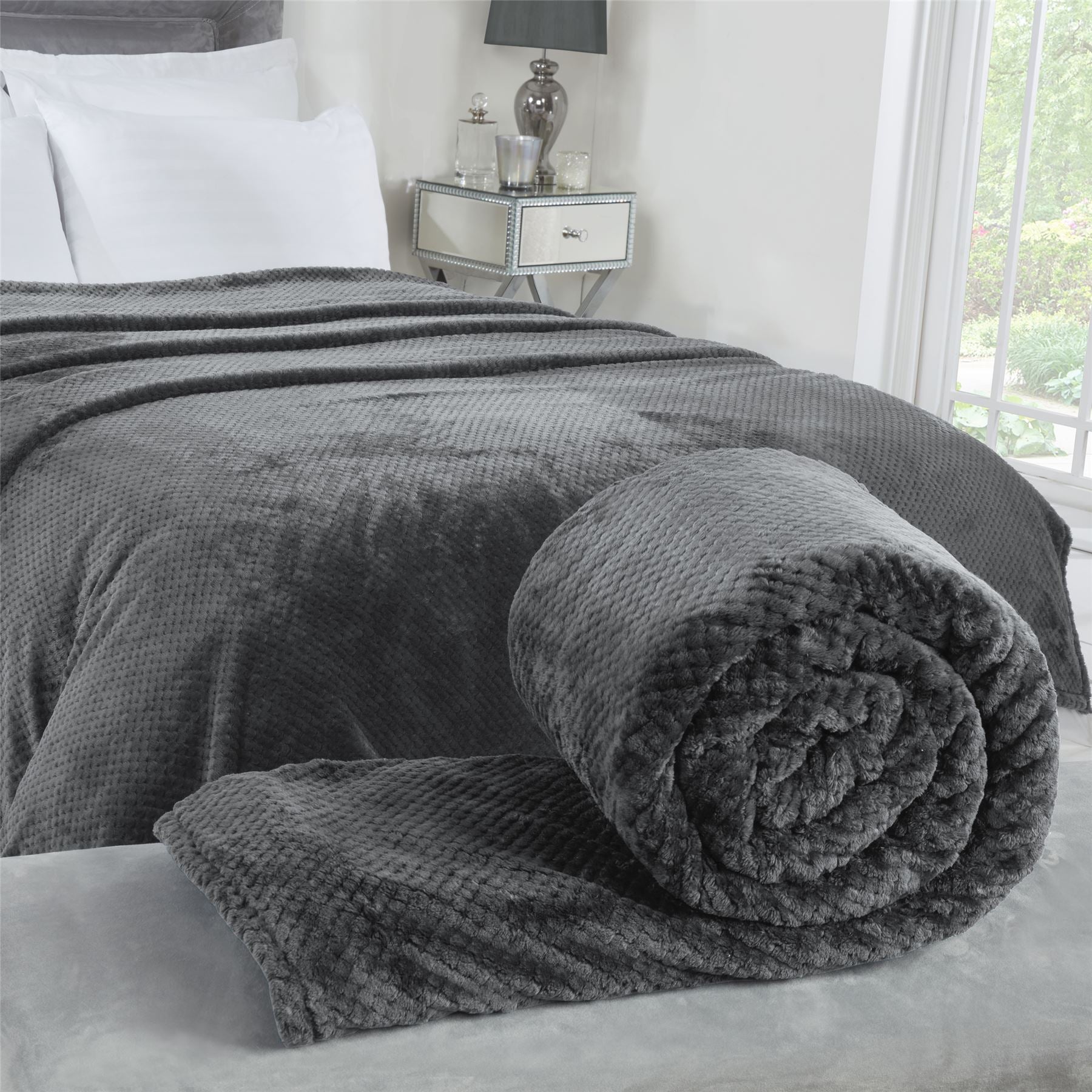 Sleepdown Super Soft Waffle Honeycomb Throw Charcoal 150 x 200 cm