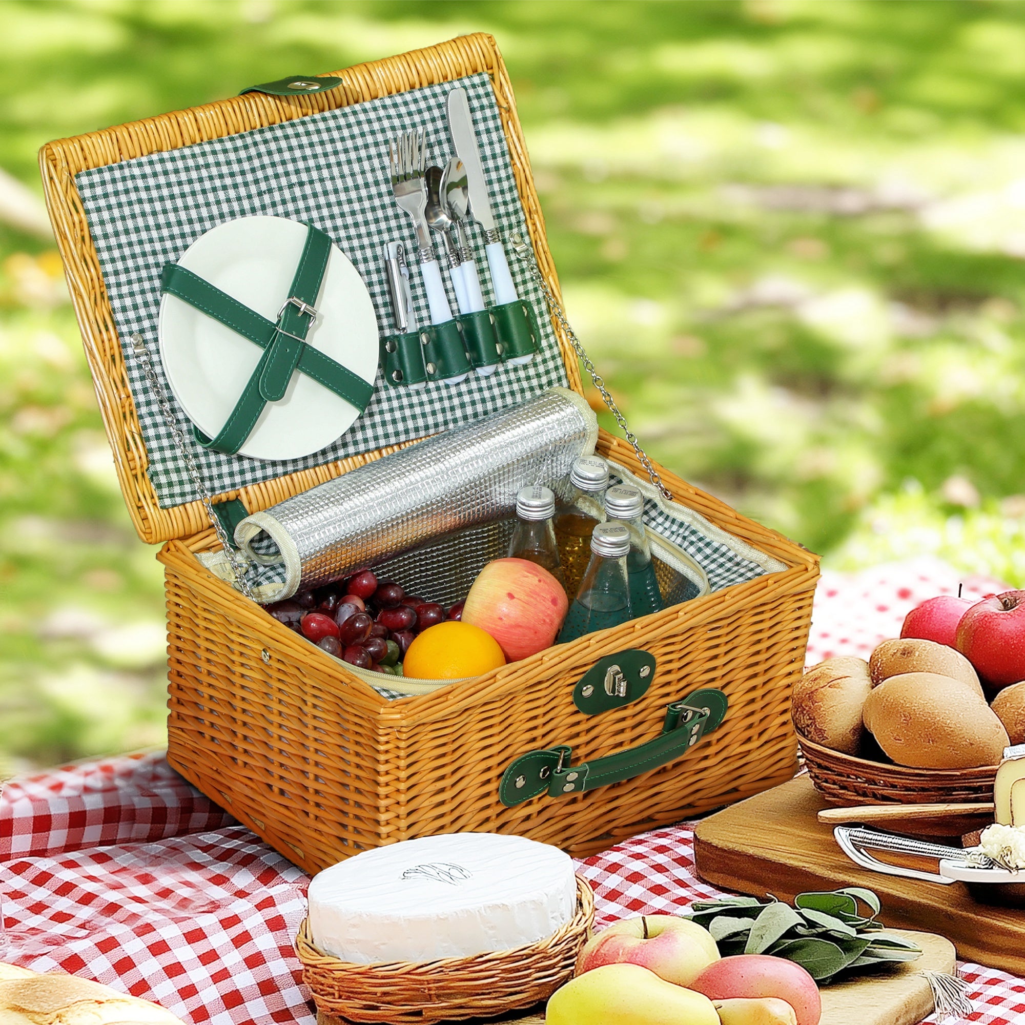 Outsunny 2-Person Wicker Picnic Basket with Insulated Cooler Bag