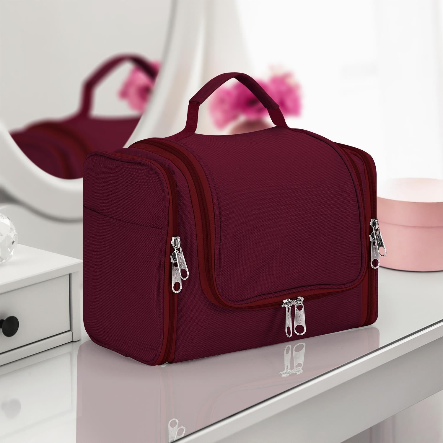 Vinsani Toiletry Bag with Hook, Multiple Compartments and Mesh Pockets