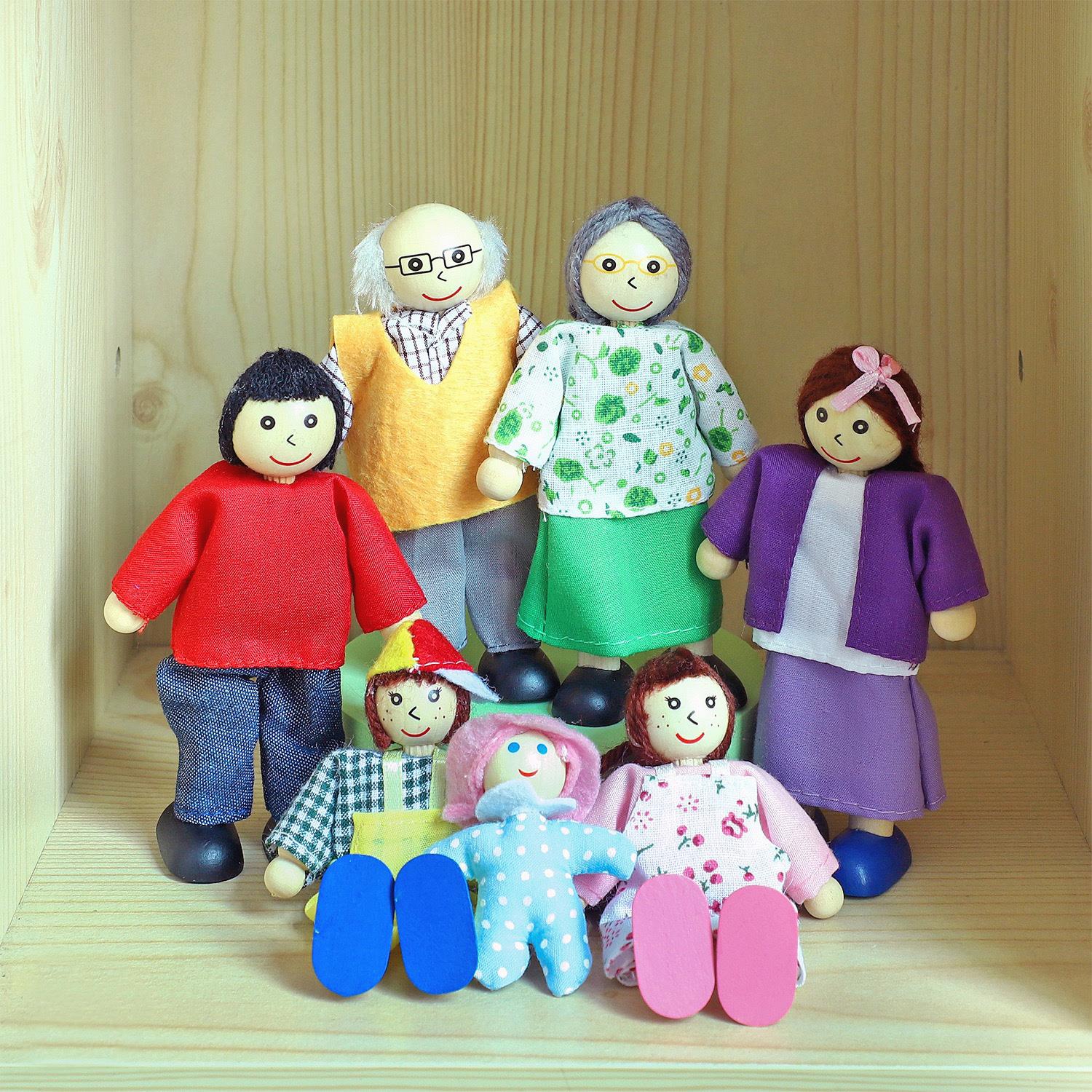 SOKA Happy Family 7-Piece Dollhouse Family Figure Set