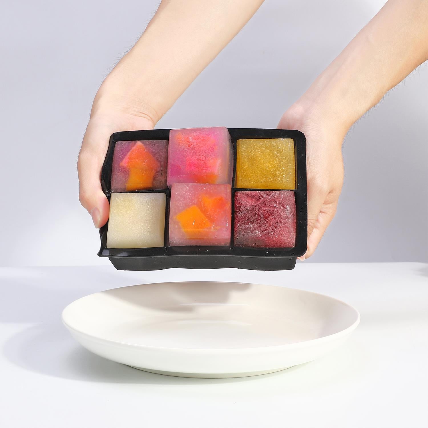 Vinsani 2 Pack Silicone Ice Cube Tray Set with Removable Lids and Funnel