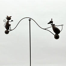 MSL 51 Cat and Mouse Spinner Garden Weathervane for Garden, Lawn, and Home Decoration