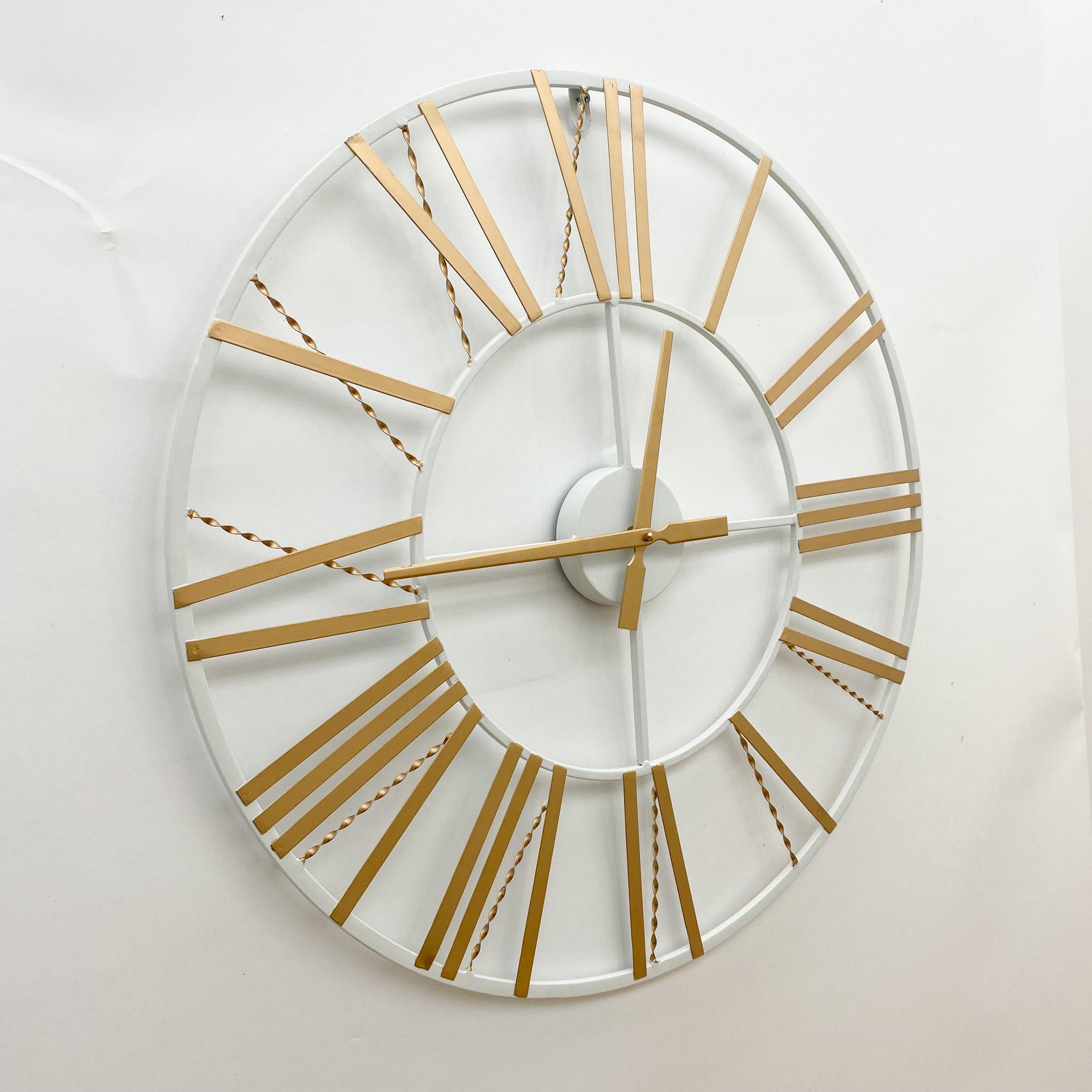 MSL 60cm Wall Clock with Hanging Hook, 1 AA Battery Required