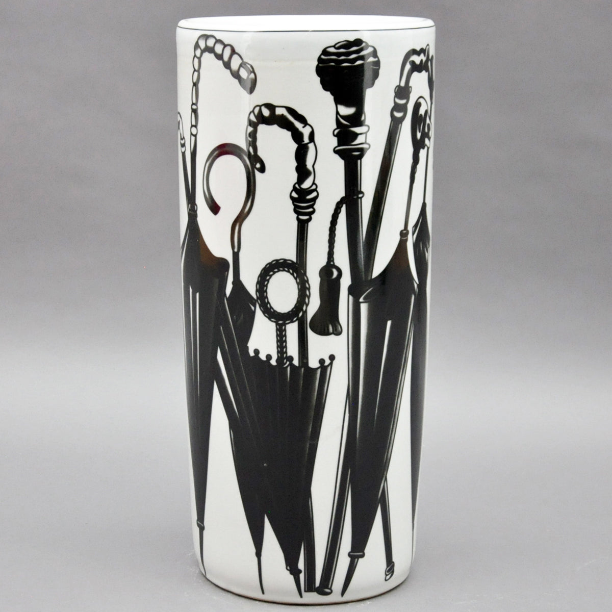 MSL 18" Round Black & White Umbrella Stand