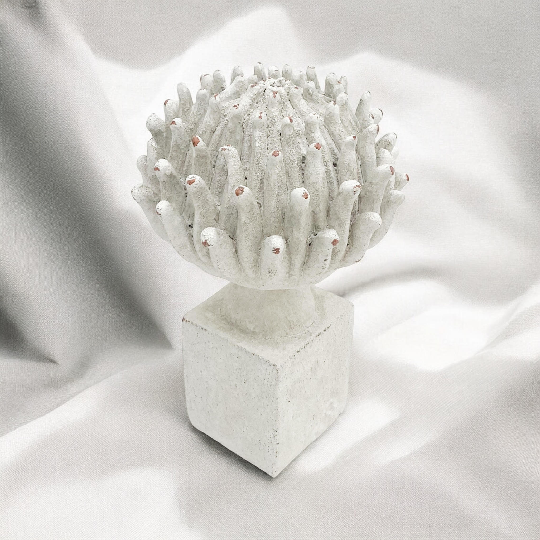 MSL 27cm Resin Flower Hand Finished Indoor Outdoor Home Decor